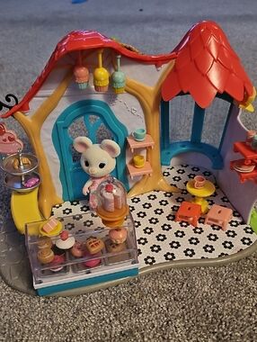 SS🔹️Honey Bee Acres Teas Pastry Shop